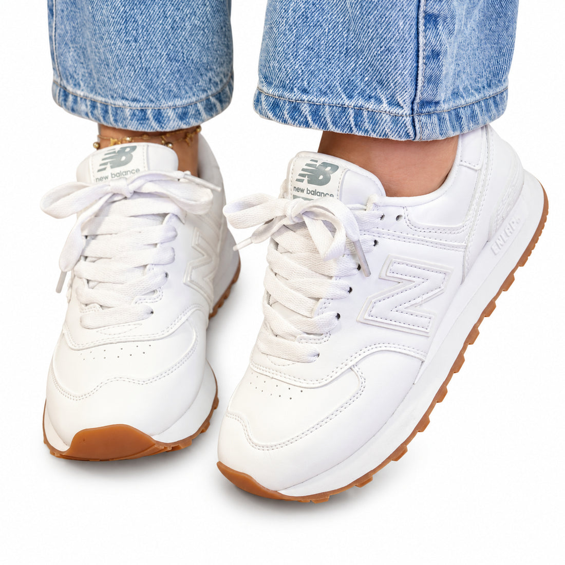 1026-048 — NEW BALANCE — BLANCO X CREMA — fotografía 1