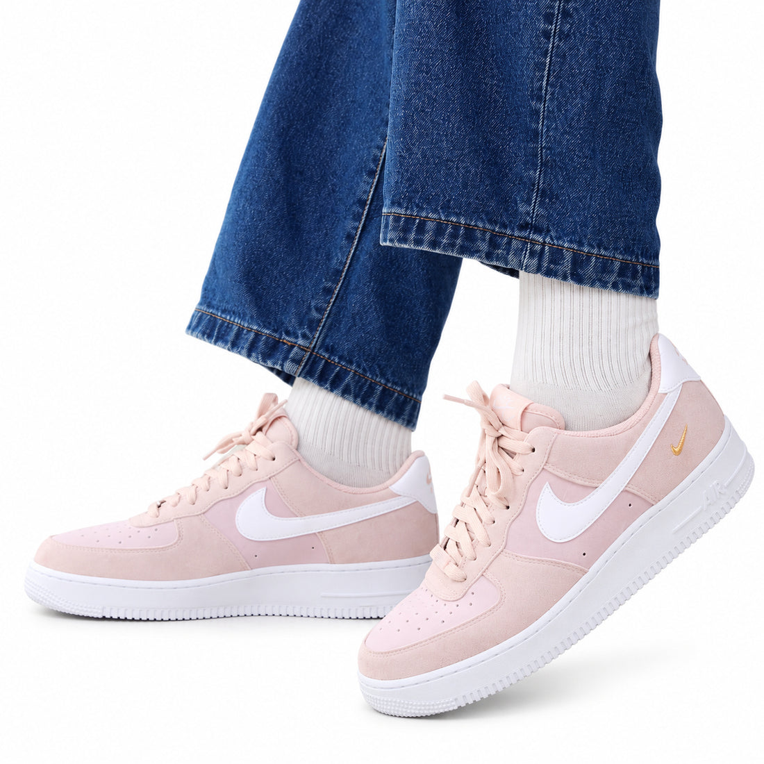 1026-076 — NIKE — ROSA X BLANCO — fotografía 1