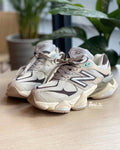 Tenis New Balance beige gris Checho Hombre 1026-H003