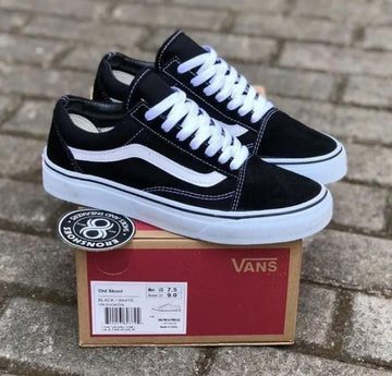 Tenis VANS NEGRO X BLANCO 1026-H006