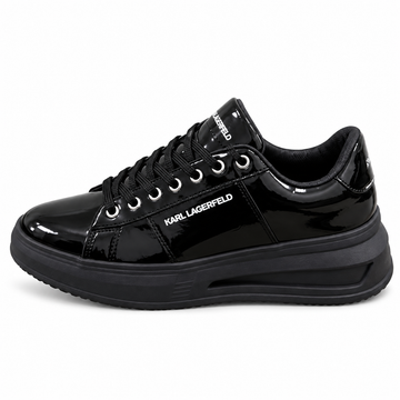 1026-H121 KARL LAGERFELD NEGRO — lateral, fuente JU-O064, fondo blanco