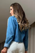 Blazer DF16028 corto para mujer en mezclilla azul con solapas blancas dyaboo color crudo 1
