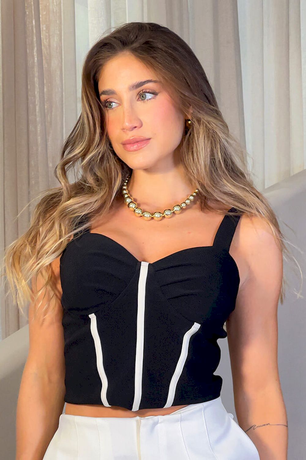 Blusa Corta manga sisa para mujer dyaboo DF01645 negra