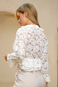 Blusa DF01819 para mujer corta de encaje con manga larga, escote en “V” dyaboo color crudo