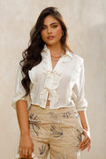 Blusa DF02337 para mujer de manga larga con delicados volantes al frente dyaboo color beige 4
