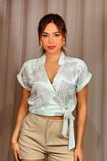 Blusa DF02363 para mujer, silueta semi ajustada, elaborada en poliéster con bordado dyaboo color camel 1