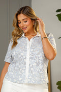Blusa DP21046  para mujer, elaborada en poliester con encaje floral dyaboo azul