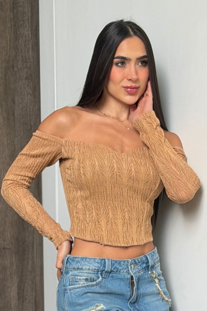 Blusa cuello bandeja DF01981 para mujer dyaboo camel