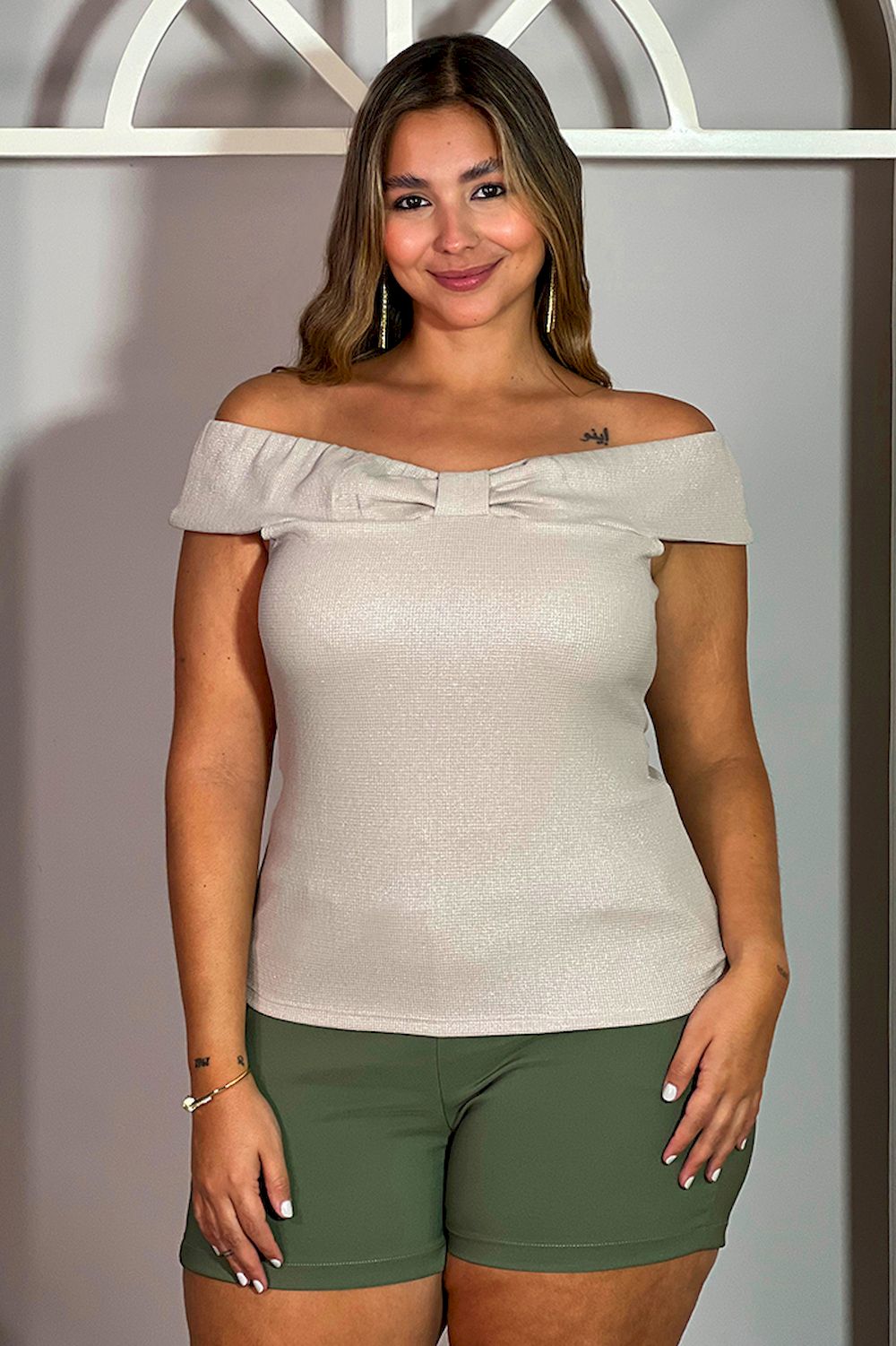 Blusa plus cuello bandeja talla grande camel dyaboo DP02071
