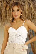 Blusa tiras DF02285 silueta ajustada para mujer, elaborado en encaje con copa prehormada dyaboo crudo 1