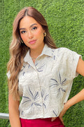 Camisa DF21305 para mujer con flores bordadas elaborada en lino dyaboo color beige