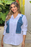 Camisa DP21063 para mujer de corte largo y relajado con detalles en mezclilla en forma de bolsillos dyaboo color crudo 2