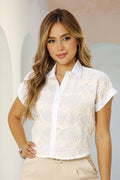 Camisera DF21262 silueta semi ajustada para mujer elaborada en chalis con grabados en tejido dyaboo crudo