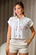 Camisera DF21272 silueta semi ajustada para mujer elaborada en chalis con grabados en tejido dyaboo crudo 1