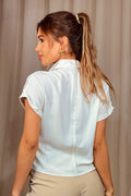 Camisera DF21293 para mujer, silueta semi ajustada, elaborada en poliéster con bordado dyaboo color camel