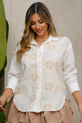 Camisera DP21059 para mujer, silueta amplia, elaborada en chalis con bordado dyaboo color crudo