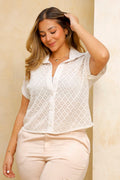 Camisera Pluss DP21039 ajustable botones encaje para mujer dyaboo blanca  02