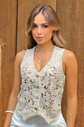 Chaleco DF04049 para mujer calado en crochet con botones frontales dyaboo color beige 3