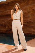 Conjunto DF14166 para mujer chaleco crop con solapa y doble botonadura dorada dyaboo color beige 3