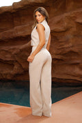 Conjunto DF14166 para mujer chaleco crop con solapa y doble botonadura dorada dyaboo color beige