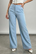PantalónDF06106 para mujer de corte recto confeccionado en tela ligera y fluida dyaboo color azul