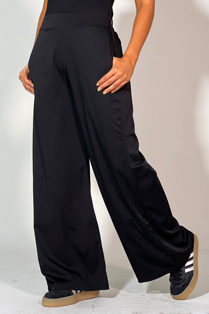 Pantalon amplio pretina lisa para mujer DF06025 dyaboo negro