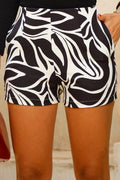 Short DF08144 estampado para mujer, silueta ajustada, elaborado en poliéster dyaboo color negro
