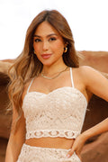 Top DF01856 para mujer tipo crop en crochet con tiras ajustables dyaboo color beige 2