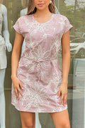 Vestido DF09125  Corto, estampado con flores para mujer, elaborado en algodón dyaboo color moca 1