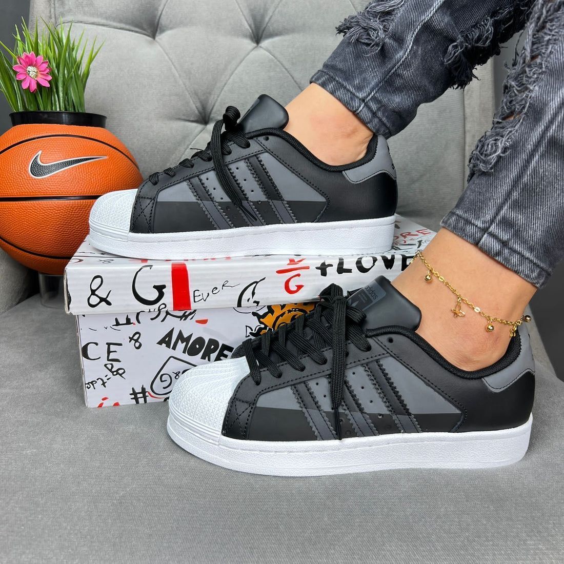 Tenis ADIDAS mujer negro y blanco WALÁ
